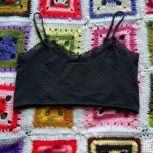 Black cropped tank